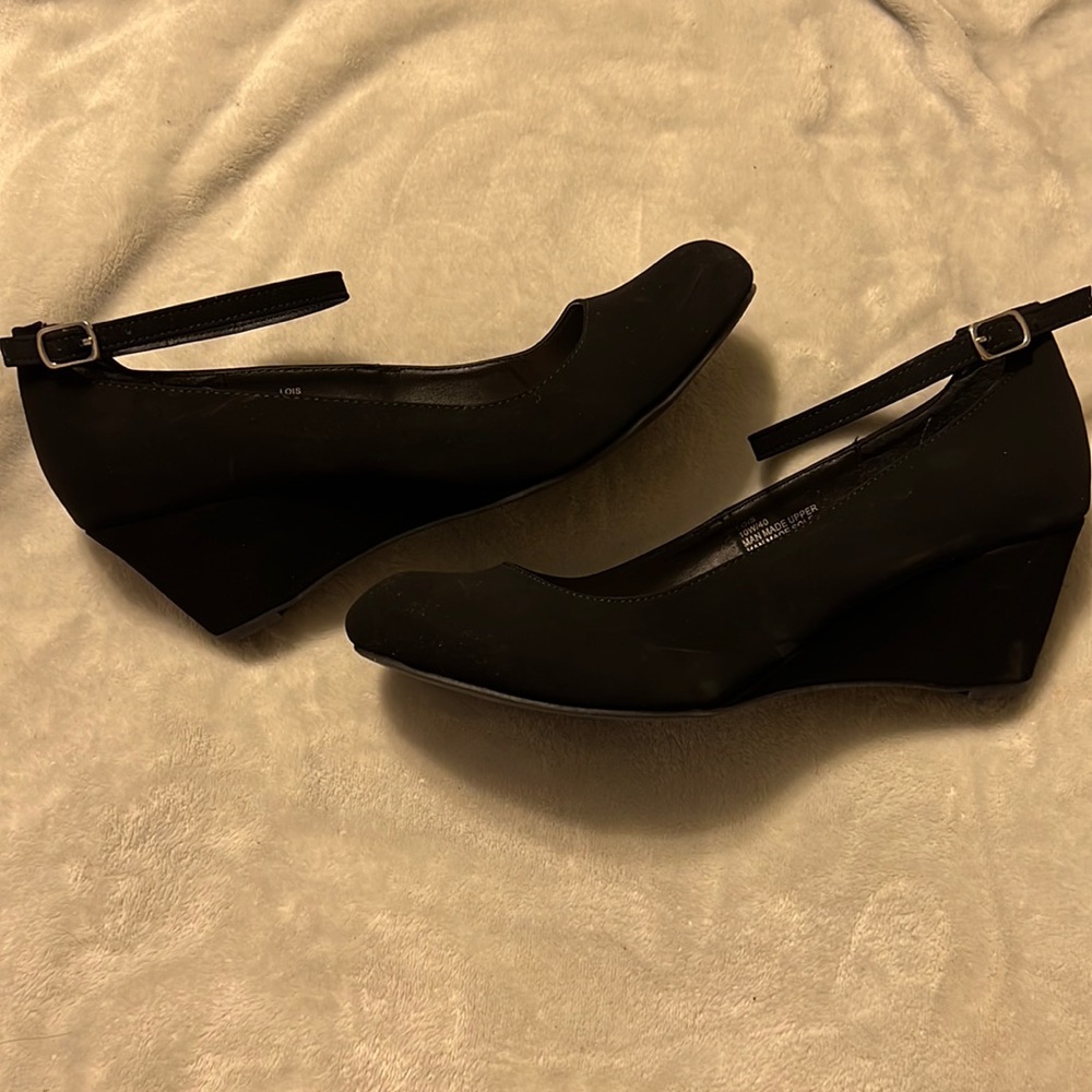 Strap wedges
